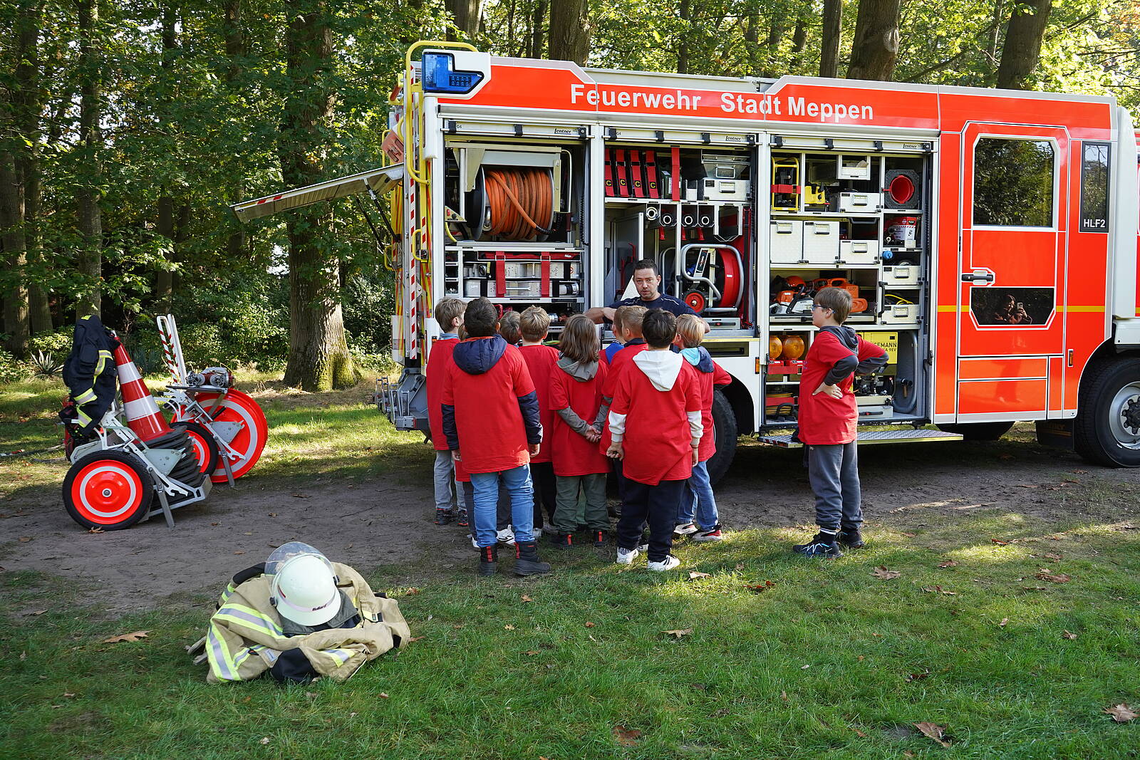Öffnet die Seite 'Spielend sicher unterwegs: Grundschüler proben Verkehrssicherheit'