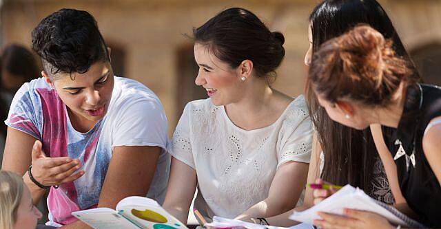 Teilhabe in der Gesellschaft Teilhaben in der Gesellschaft