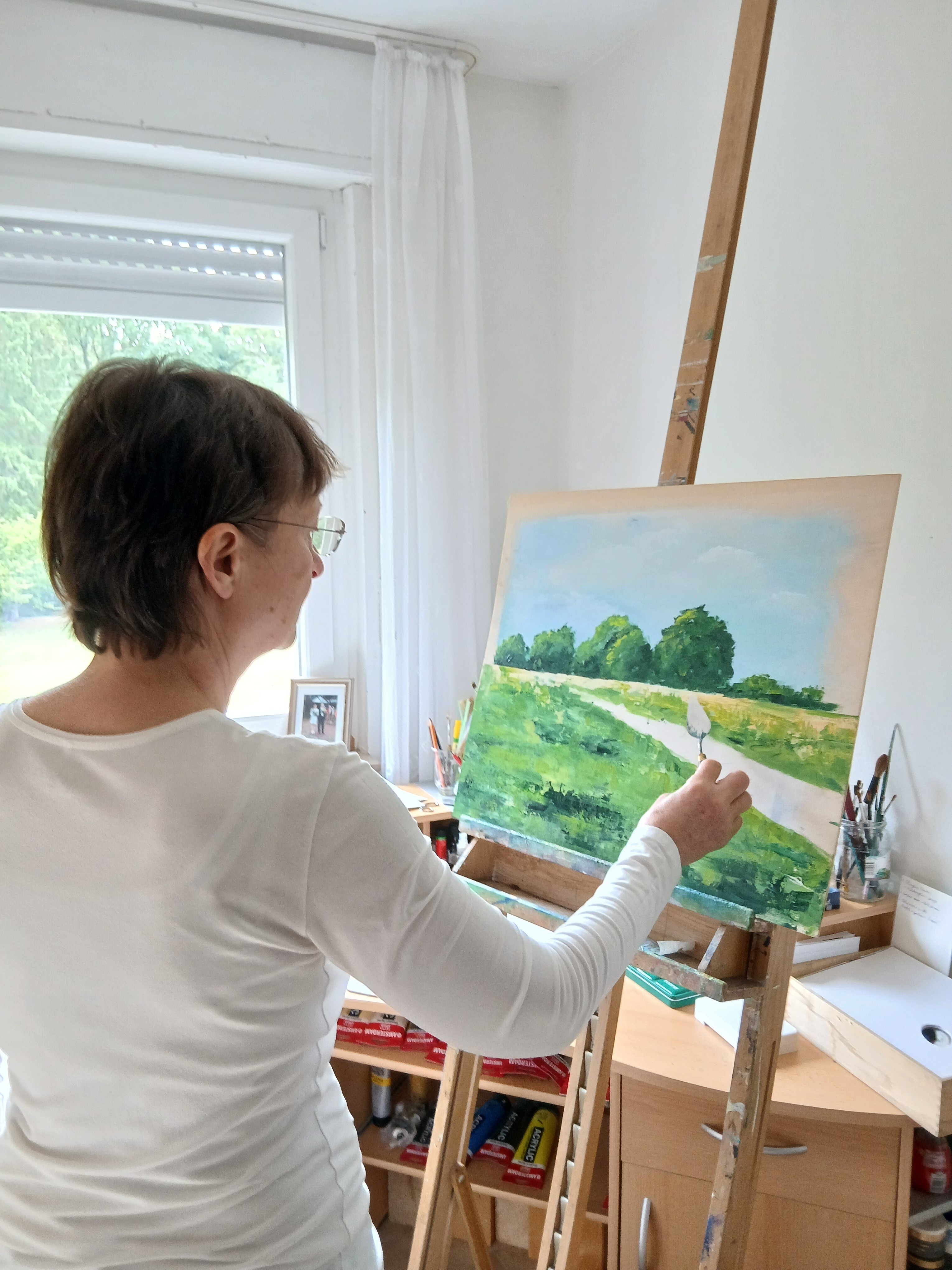 Foto_Luepken__Marina_Foto_2.jpg Foto 3: Marina Lüpken ist als Dozentin für den Kreativworkshop „Aquarell-Workshop“ zu Gast bei der VHS Meppen